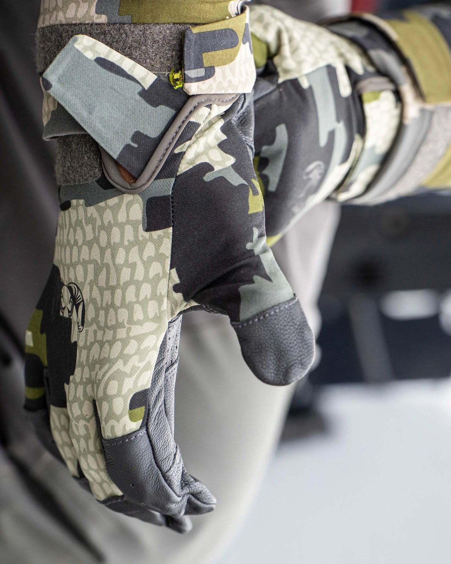 Precision Glove | Gunmetal